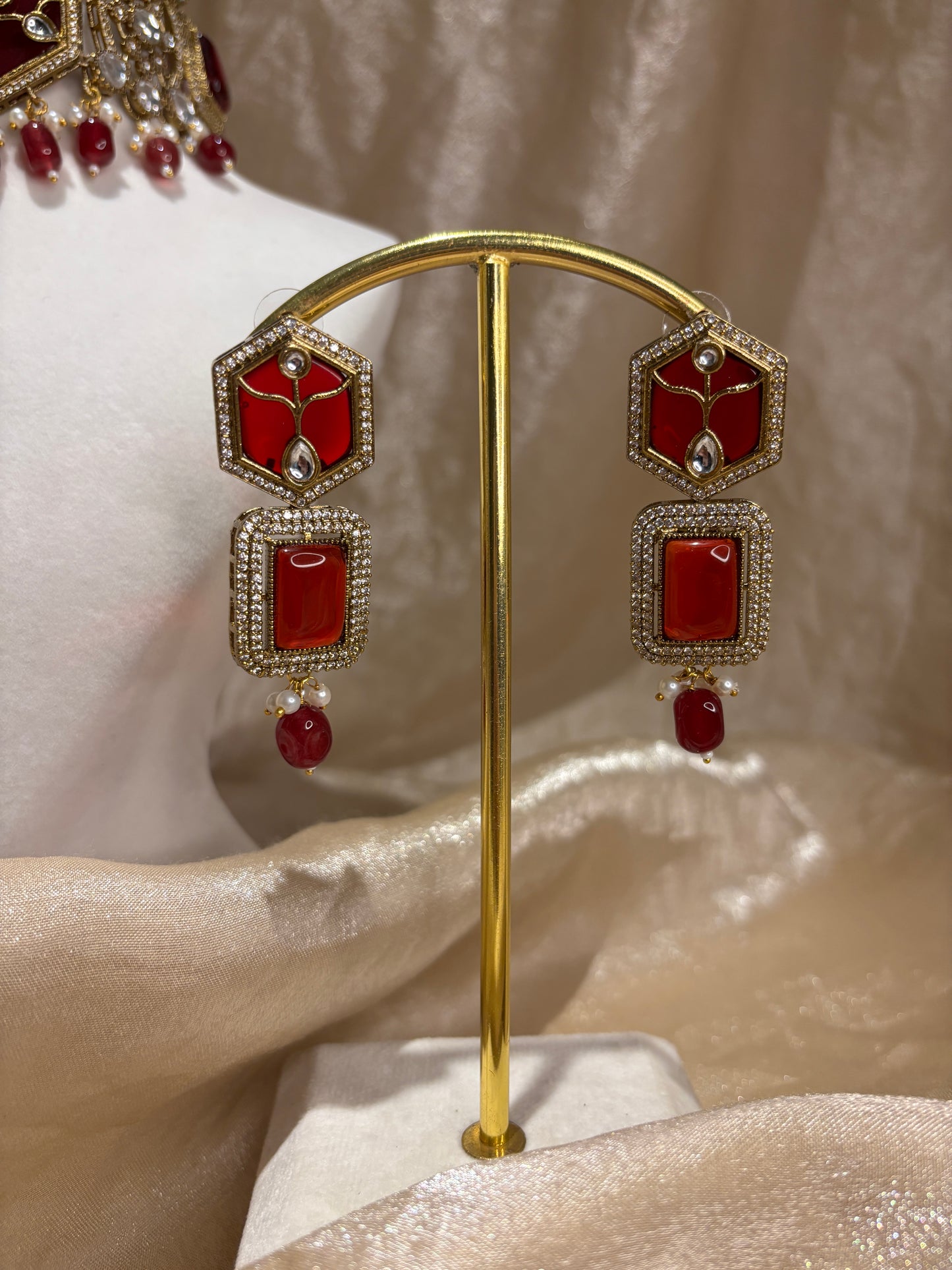 Red choker set