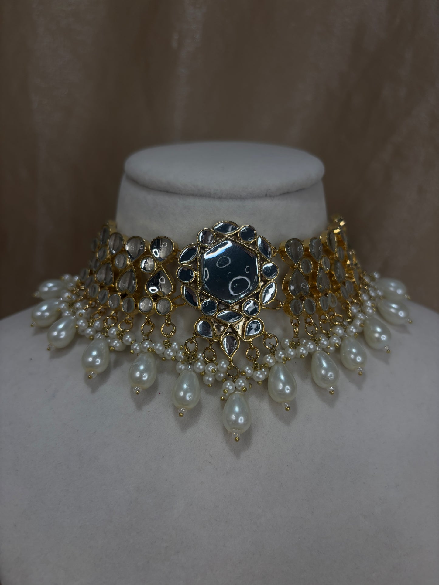 Gold farshi kundan choker
