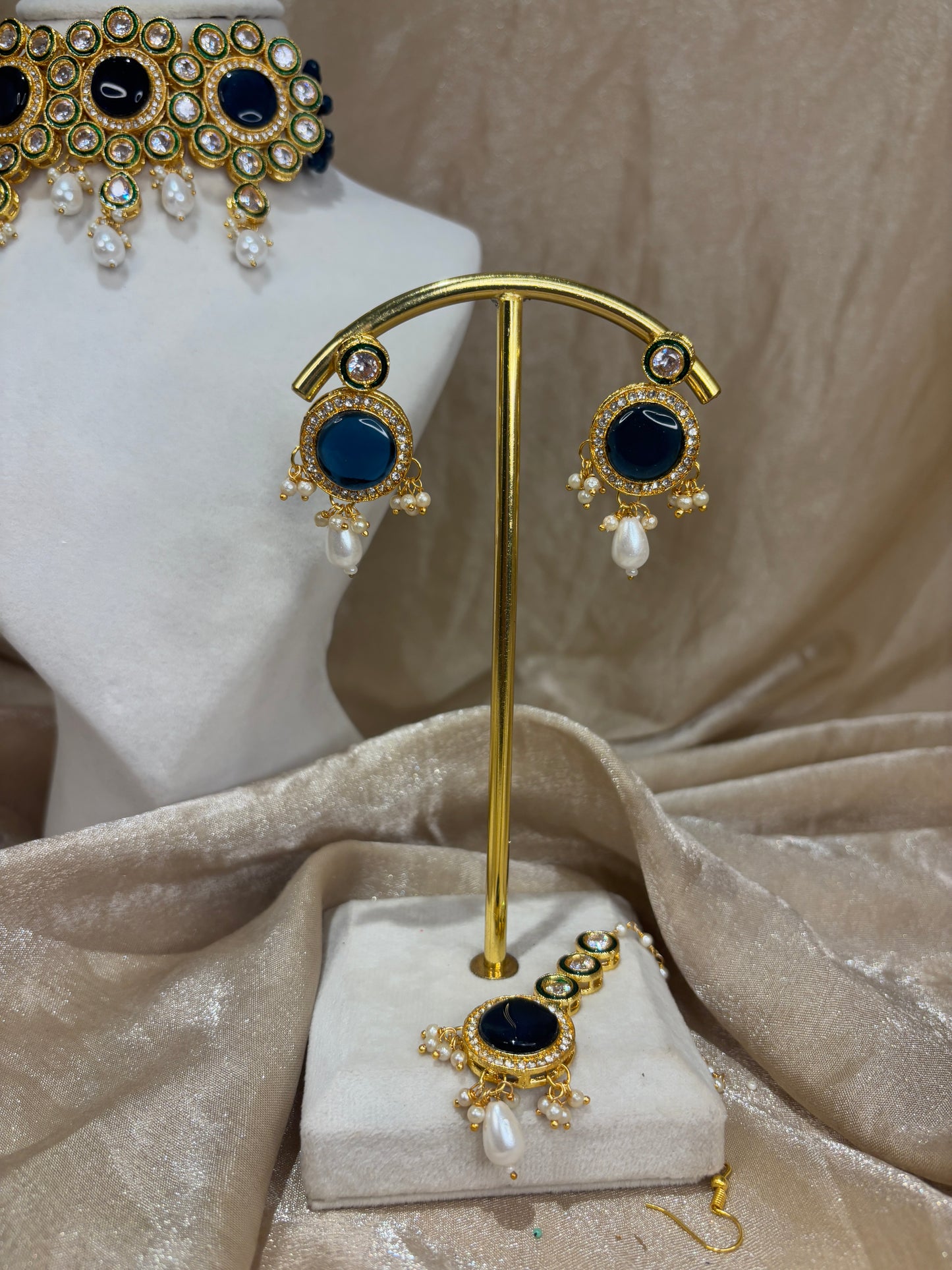 Navy blue choker set