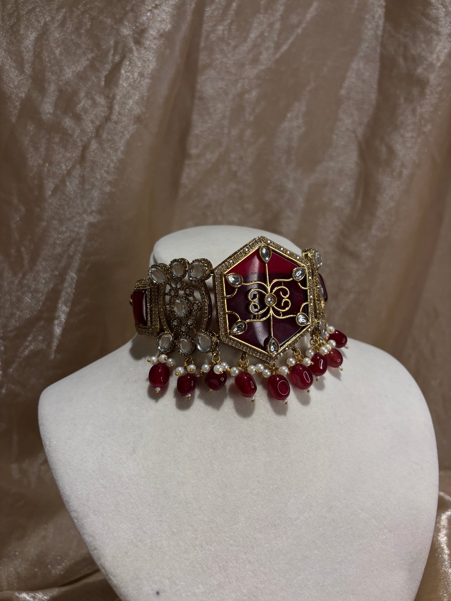 Red choker set