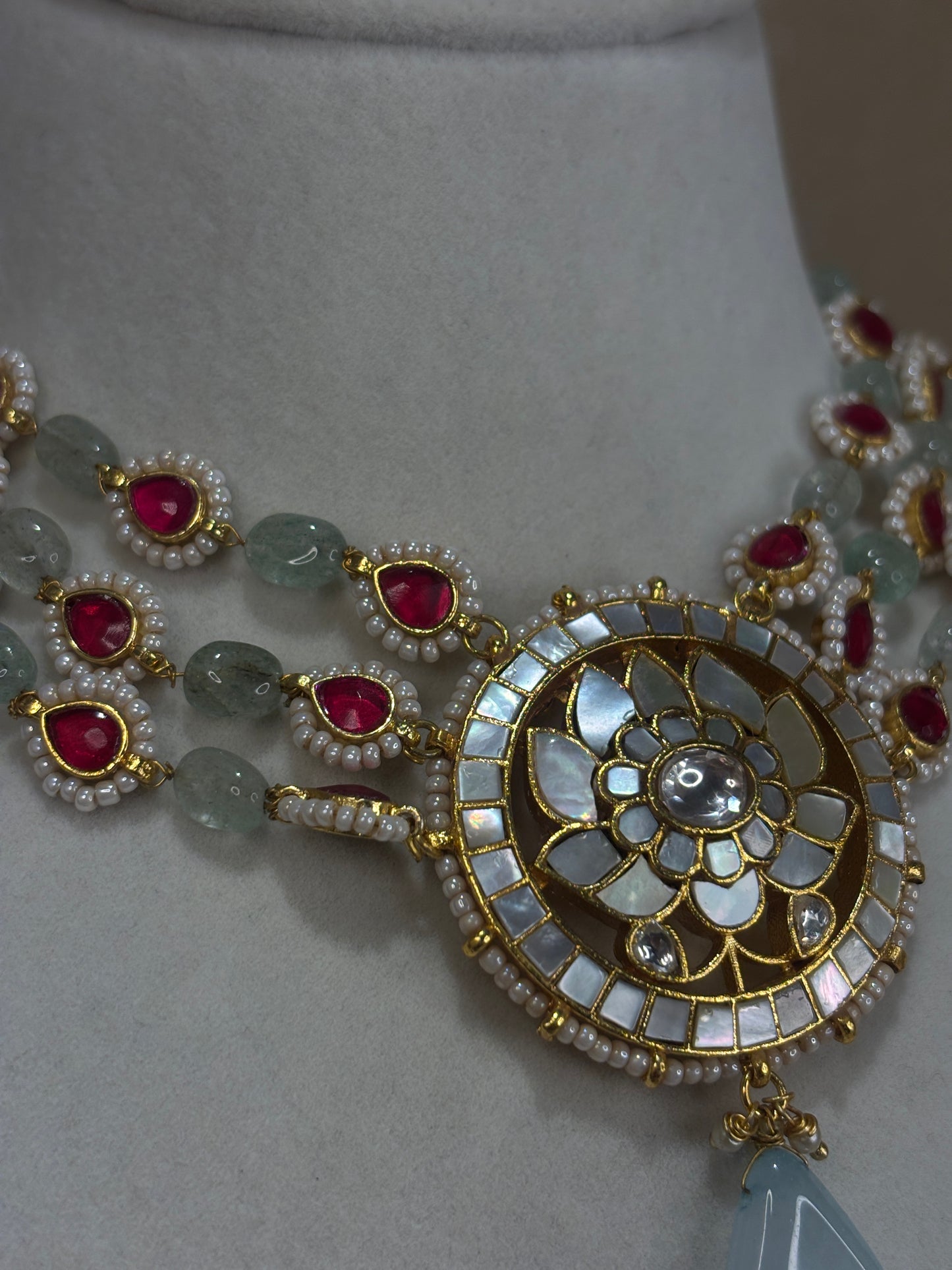 Red/mint green necklace set