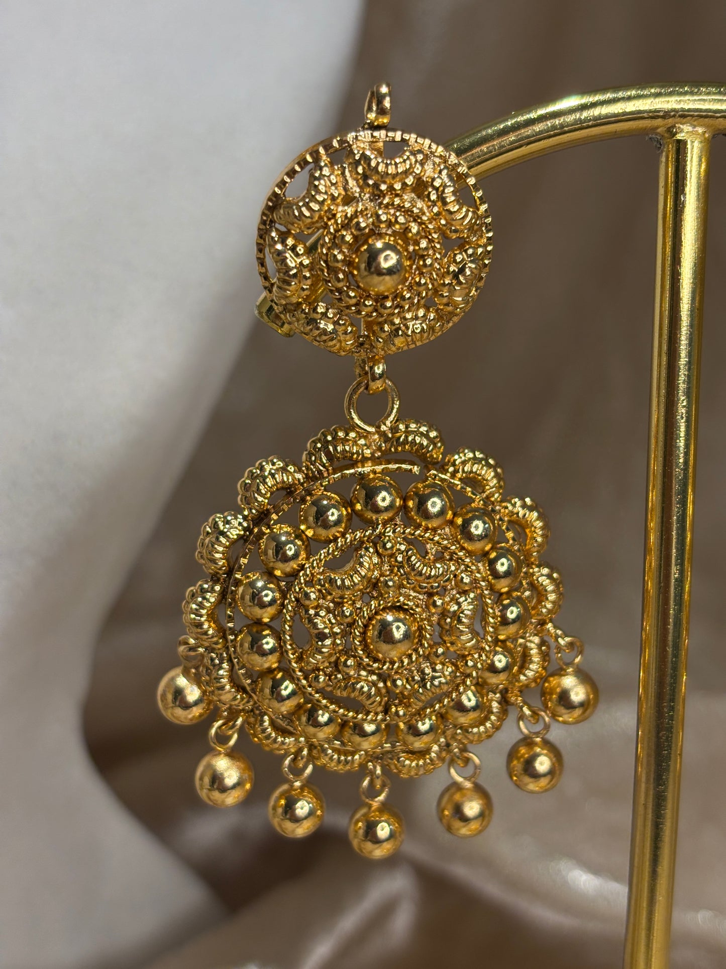 Gold-look choker set