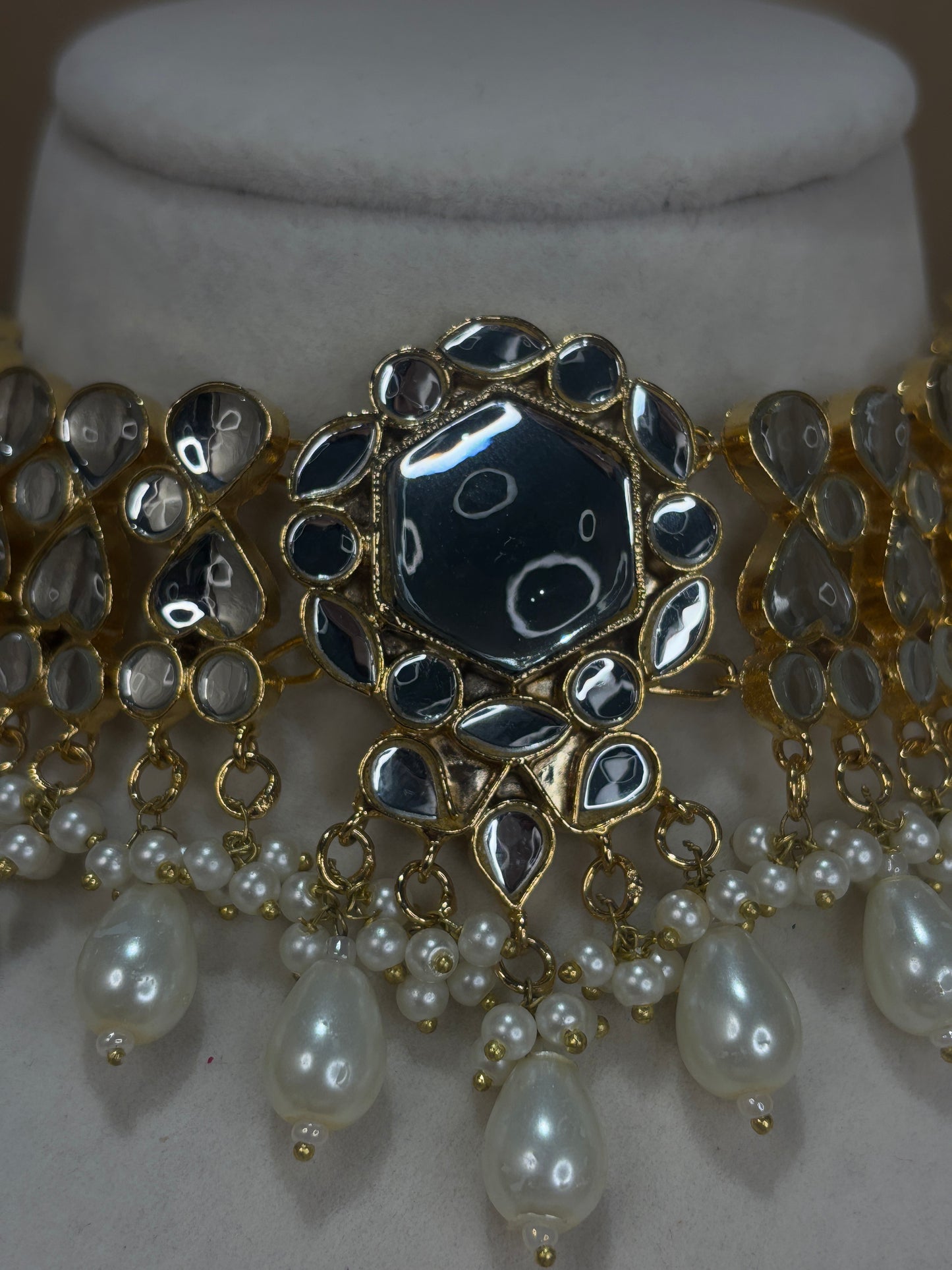 Gold farshi kundan choker