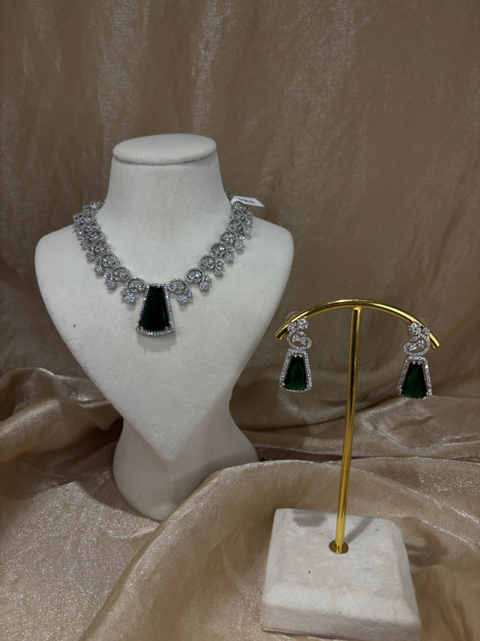 Emerald green necklace set