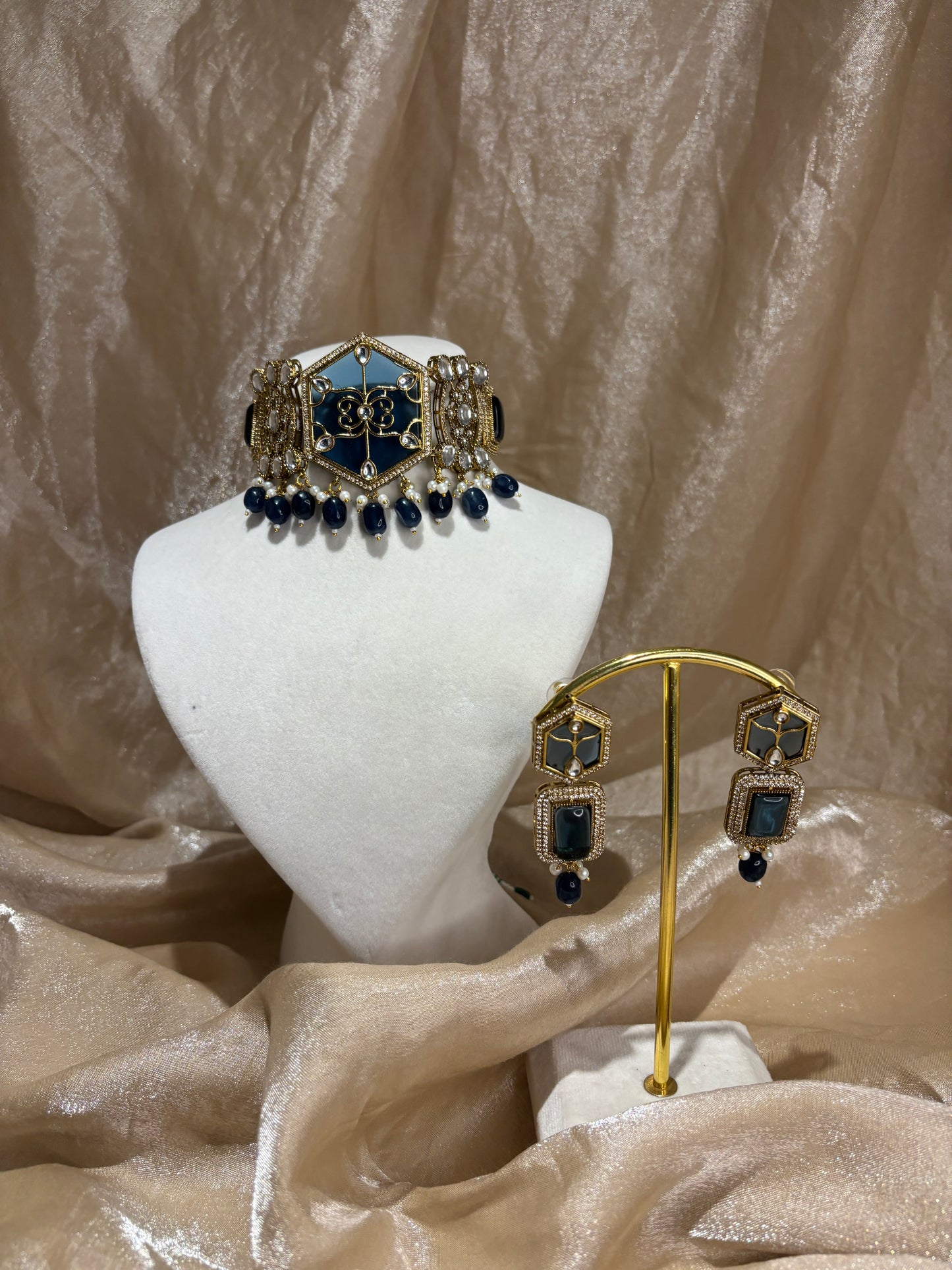 Navy blue choker set