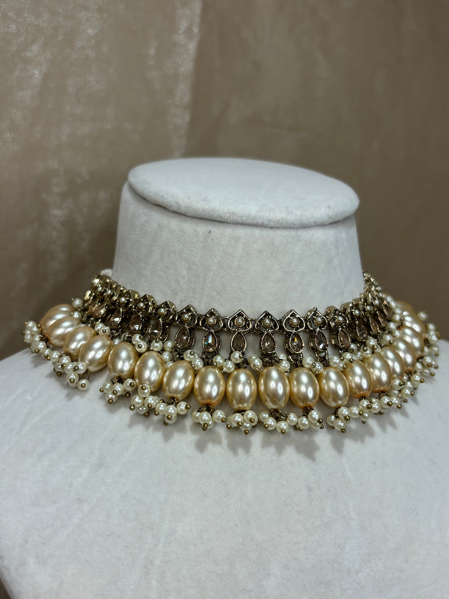 Gold necklace set