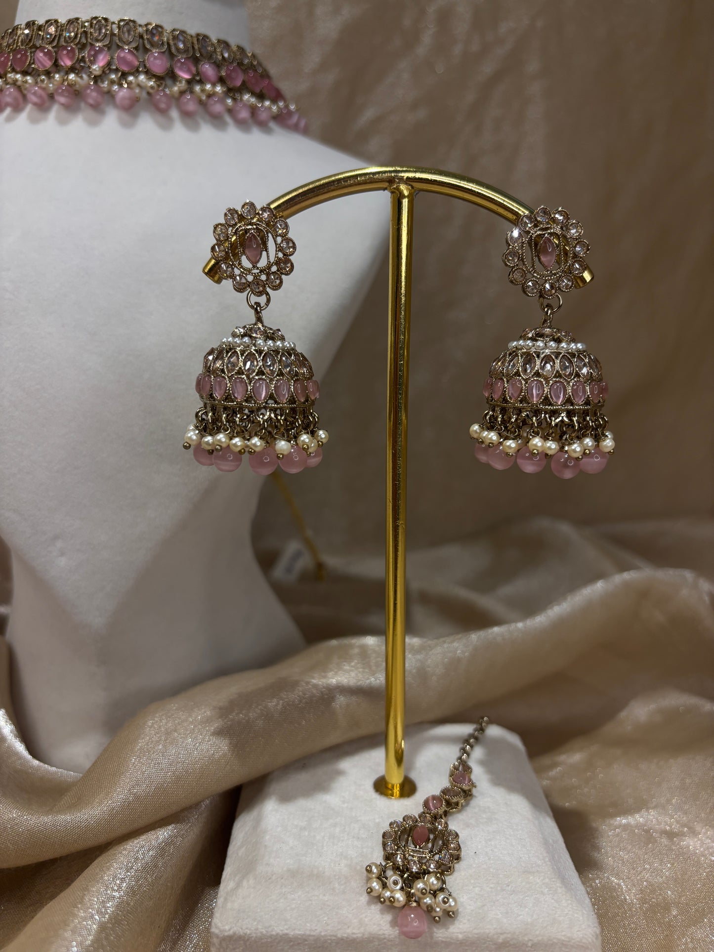 Baby pink choker set
