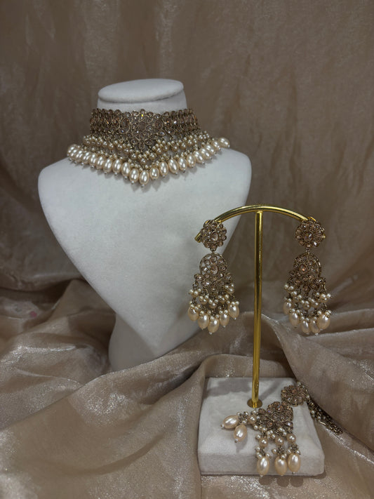 Gold choker set