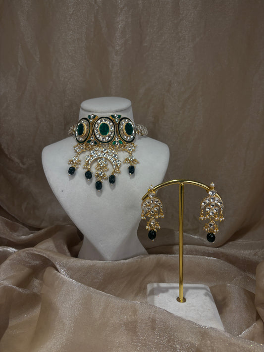 Emerald green choker set