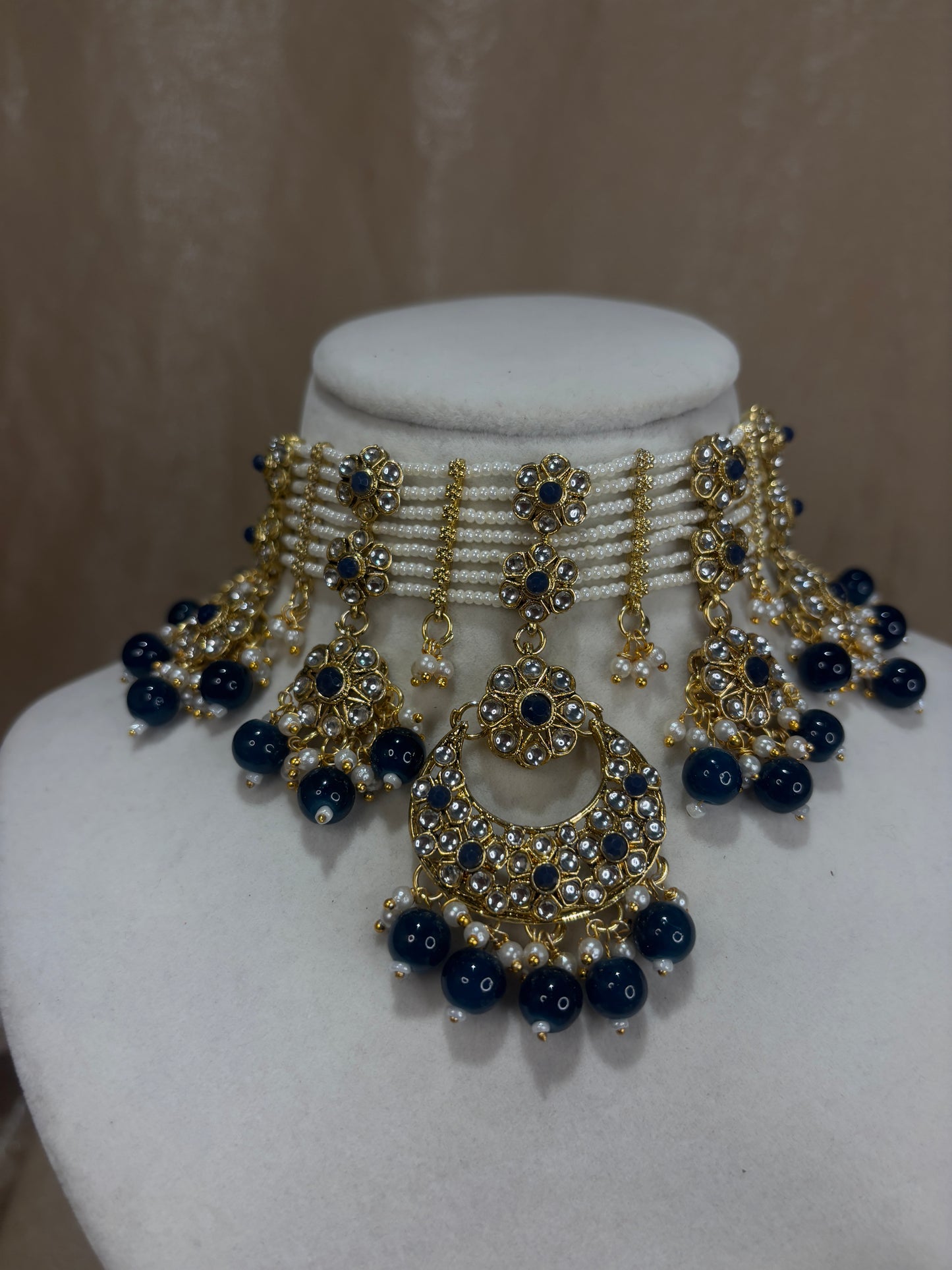 Navy blue choker set
