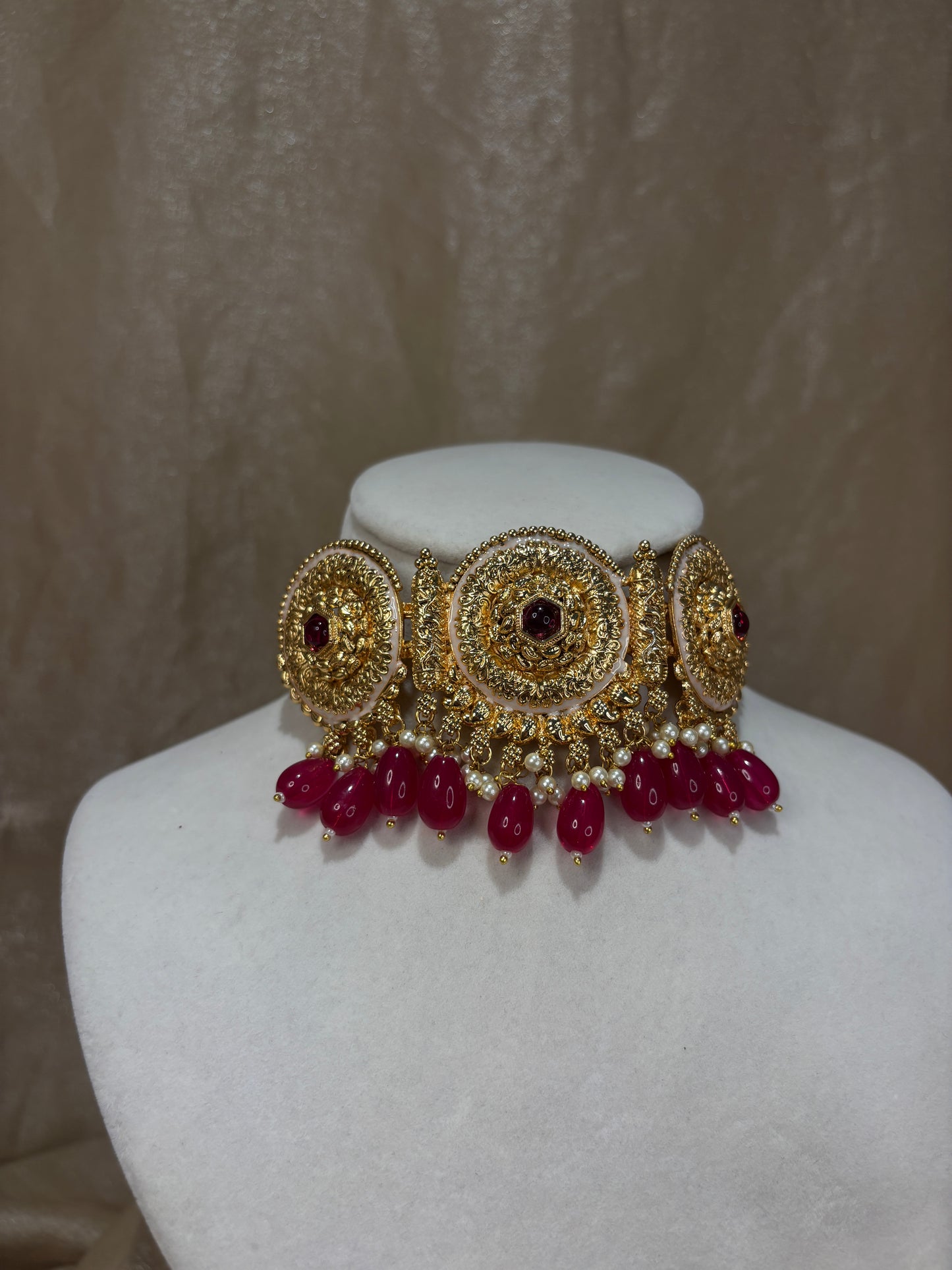 Maroon antique gold choker set