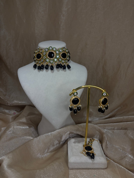 Black flower choker set