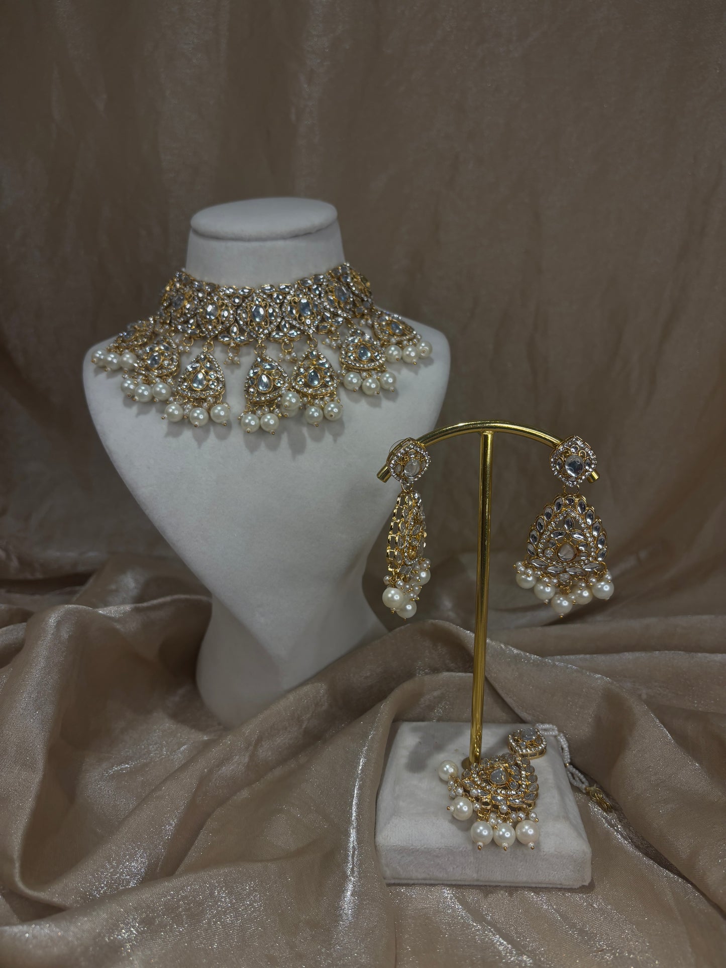 Gold choker set