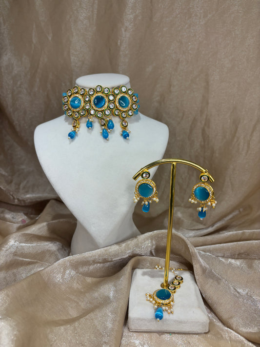 Blue choker set