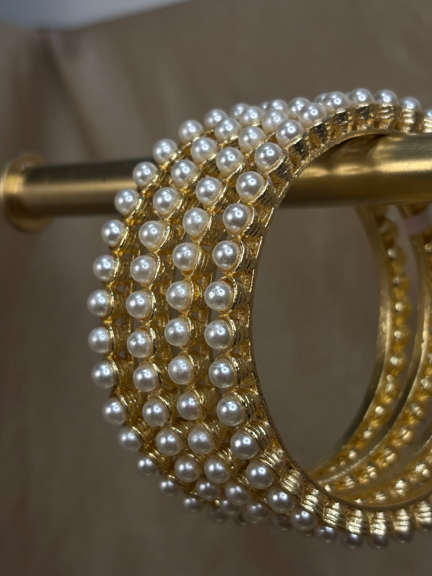Yellow gold pearl kare