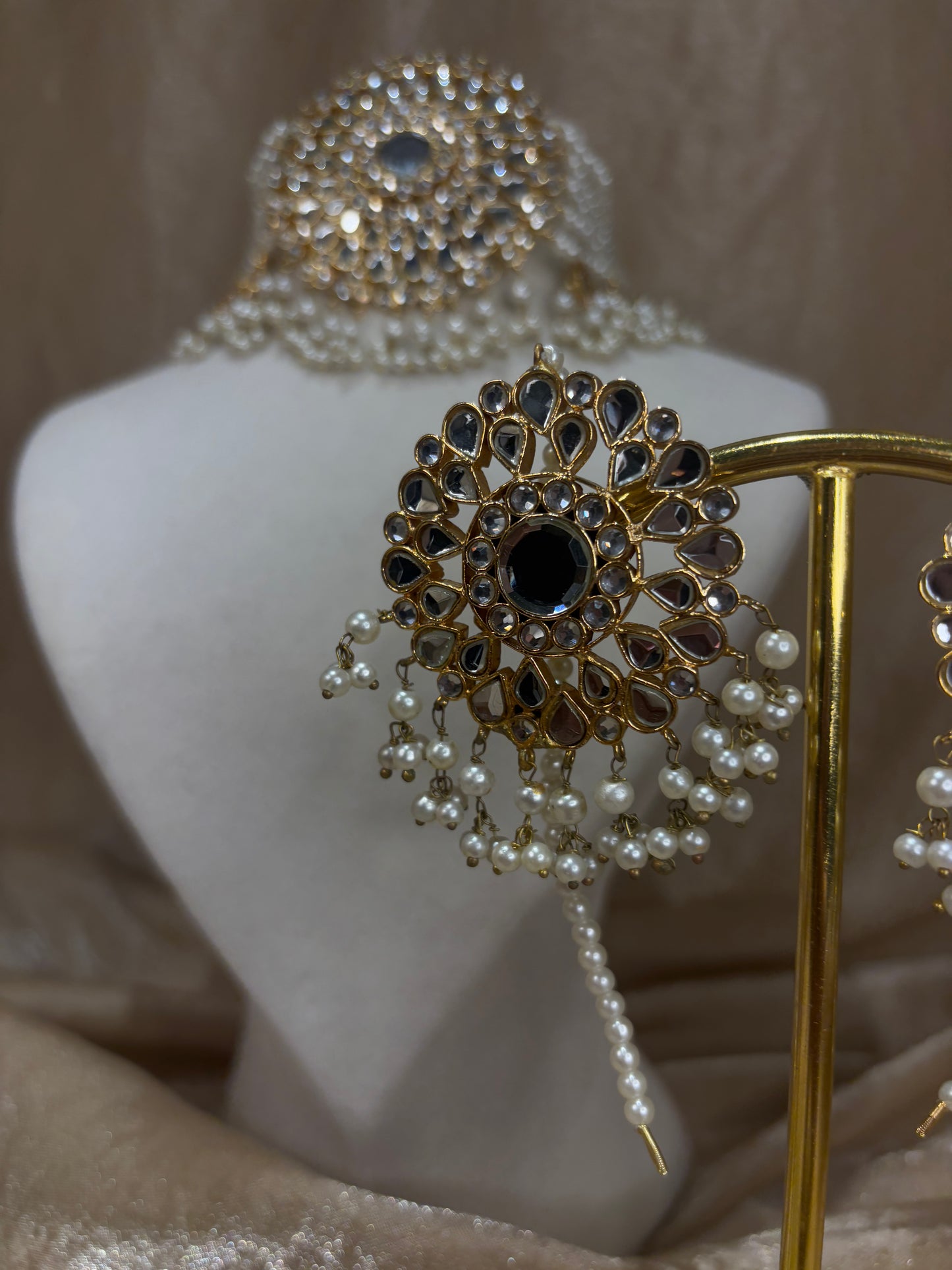 Gold farshi kundan set