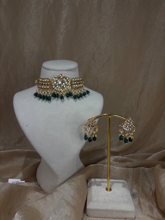 Emerald green choker