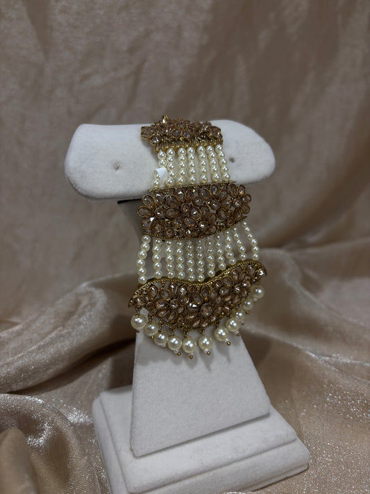 Small pearl passa