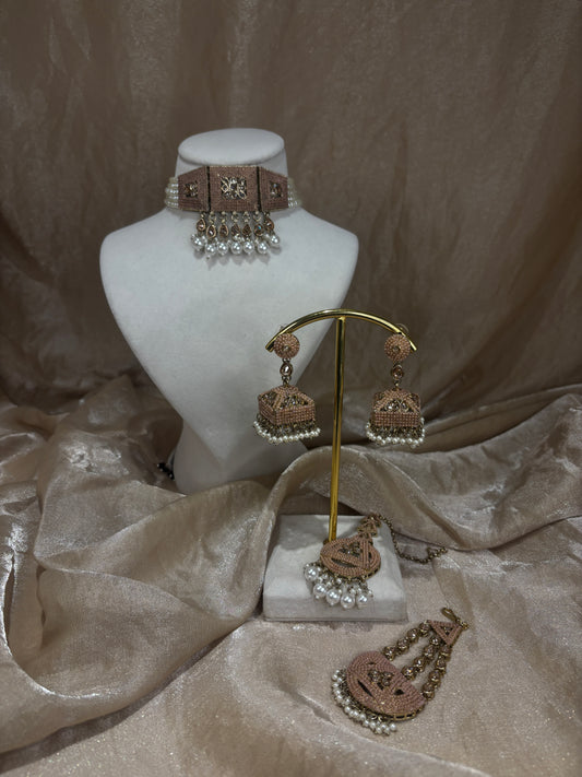 Peach choker set
