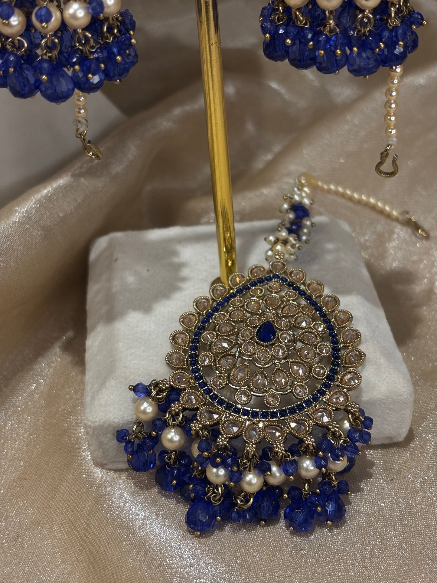 Royal blue choker set