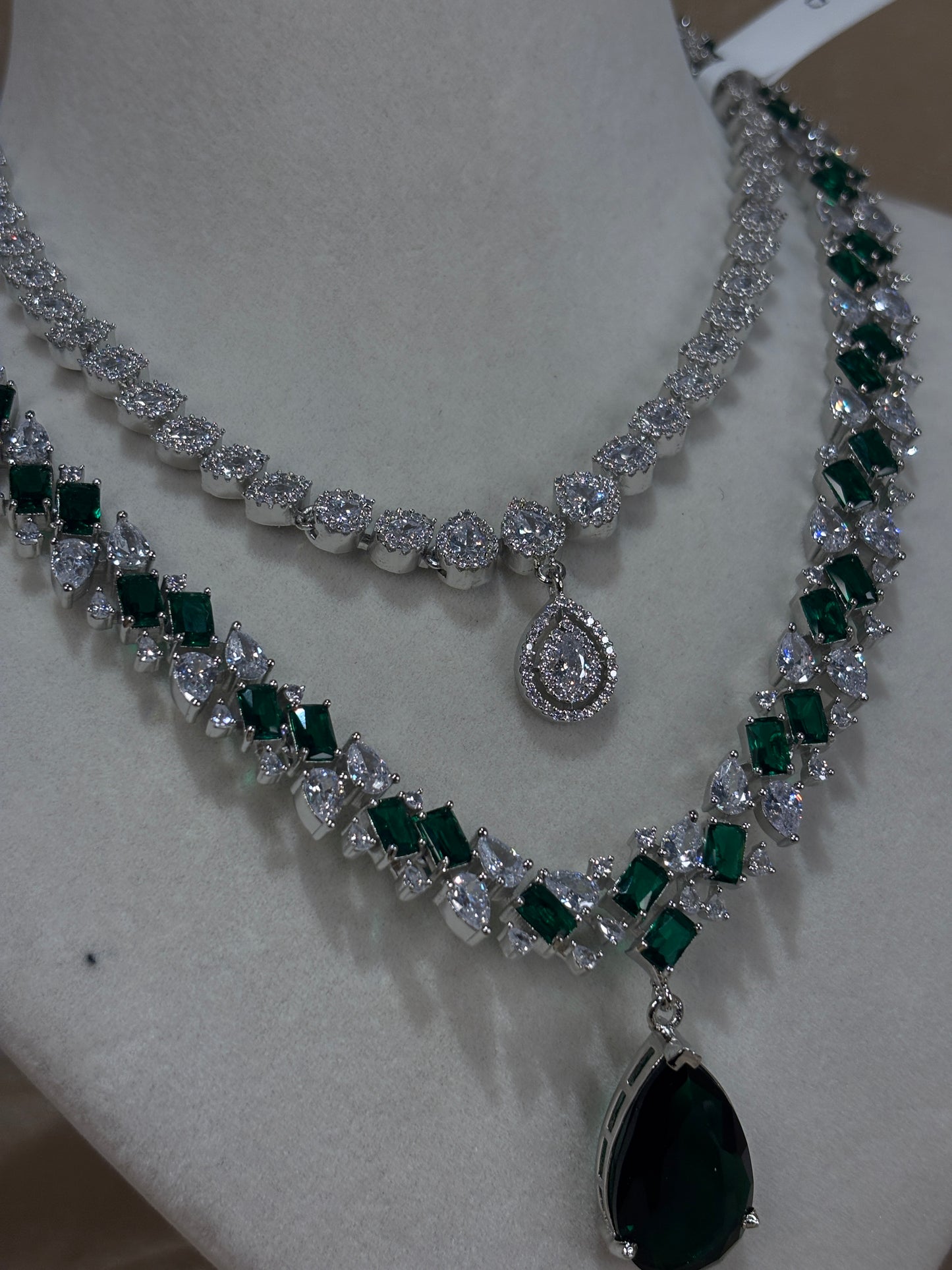 Emerald green necklace set