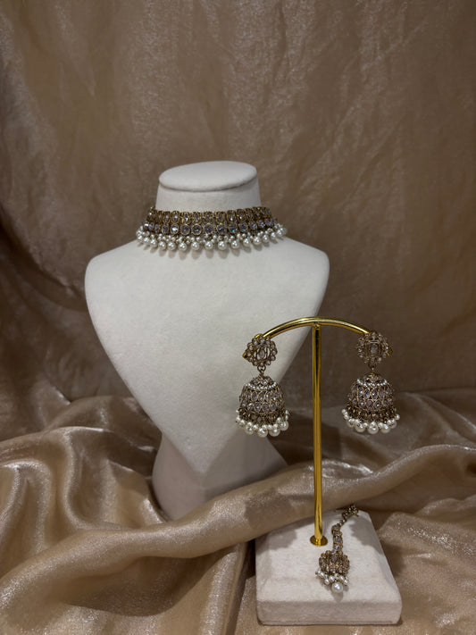 White/gold choker set