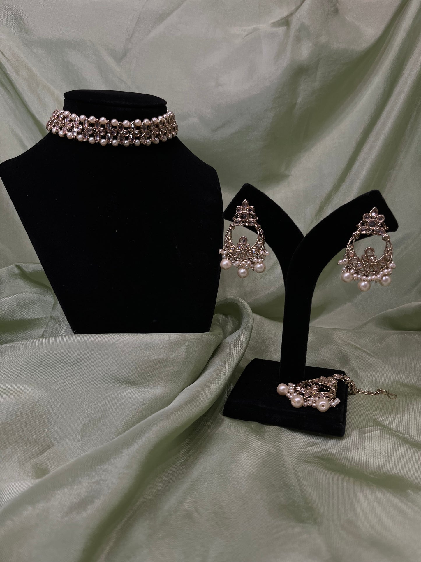 Gold choker set