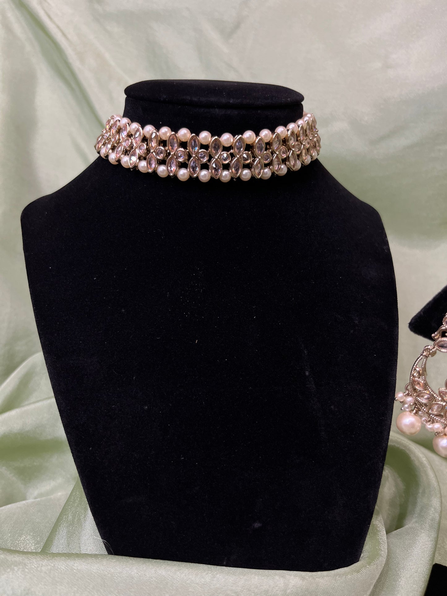 Gold choker set