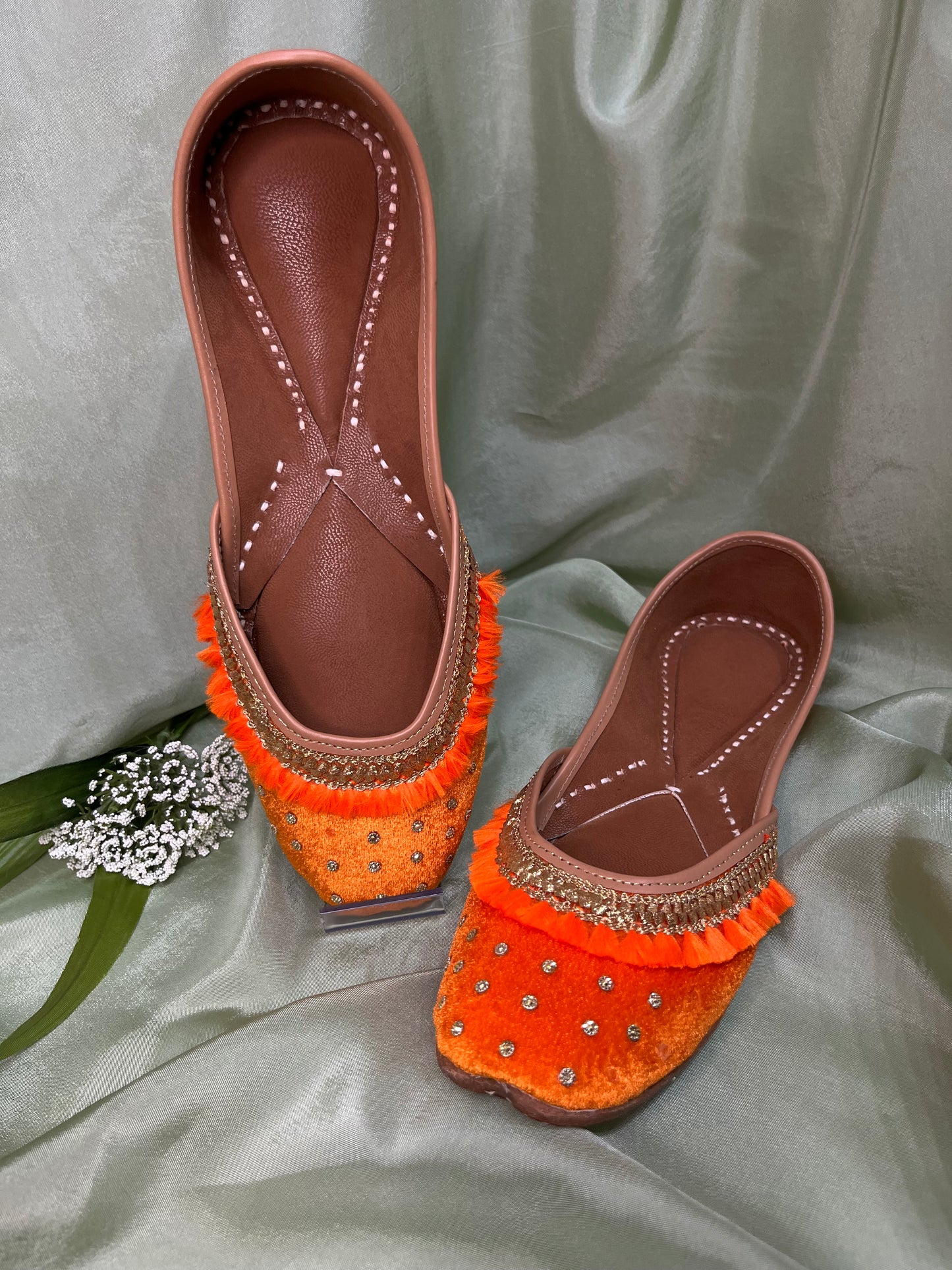 Orange Punjabi jutti