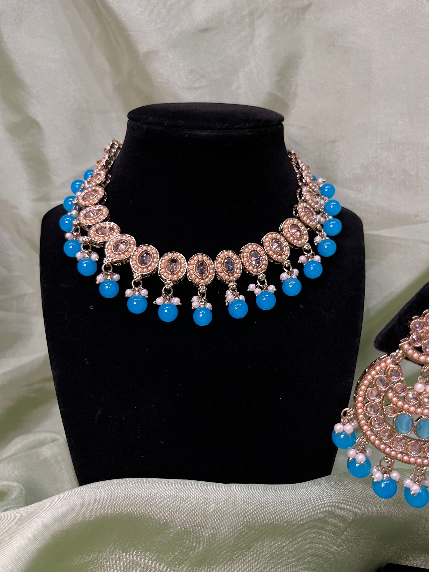 Frozi choker set