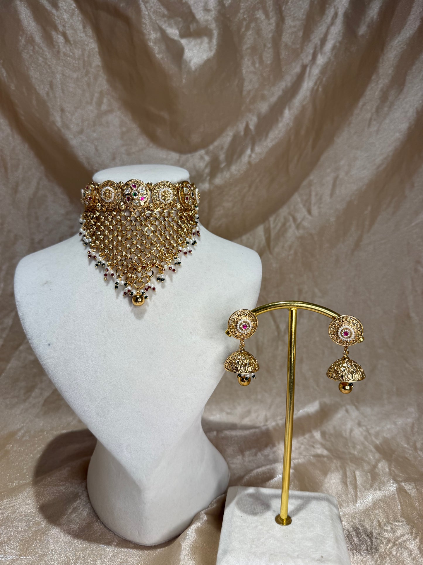 heritage choker set
