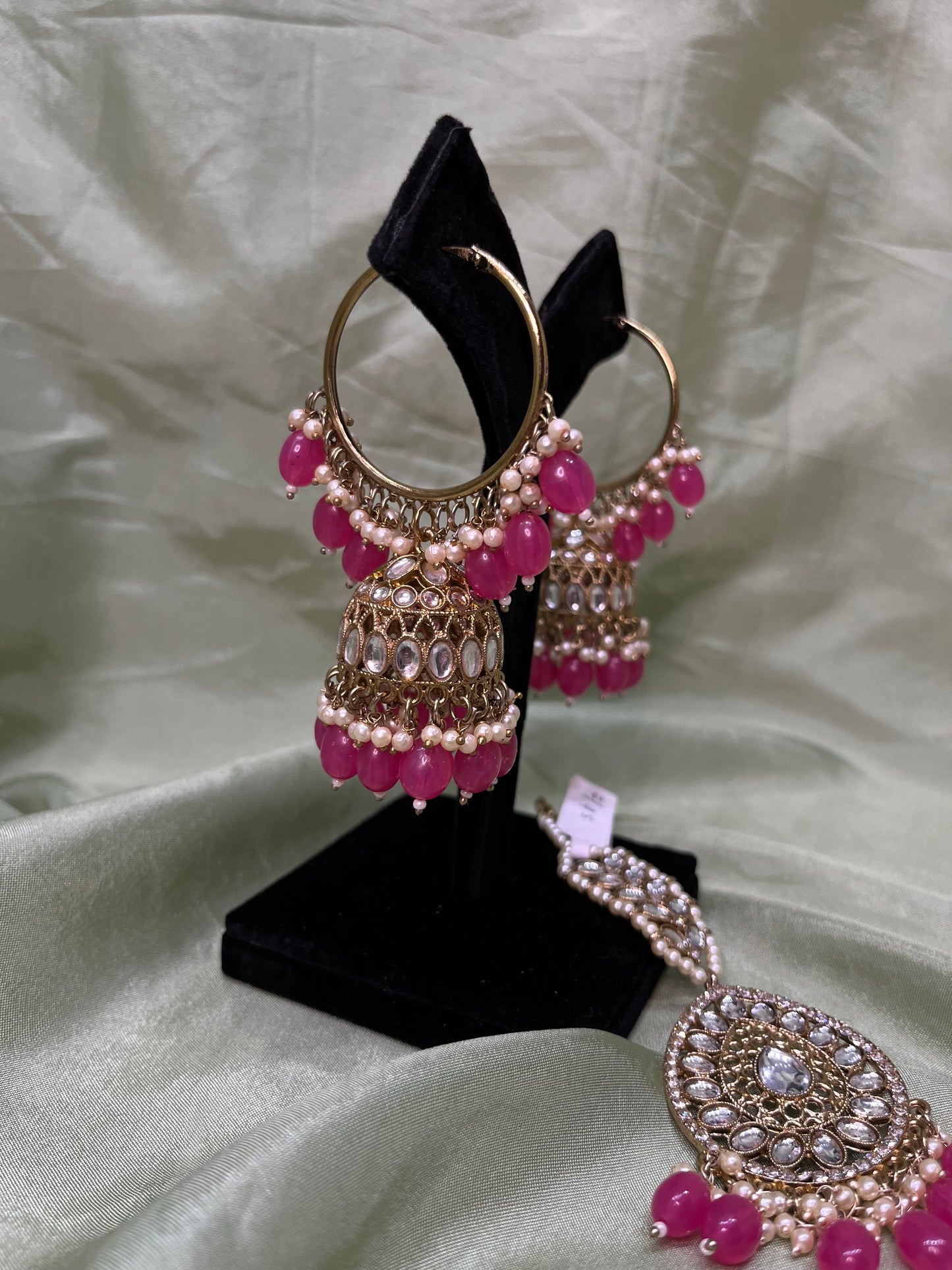 Hot pink earring/tikka set