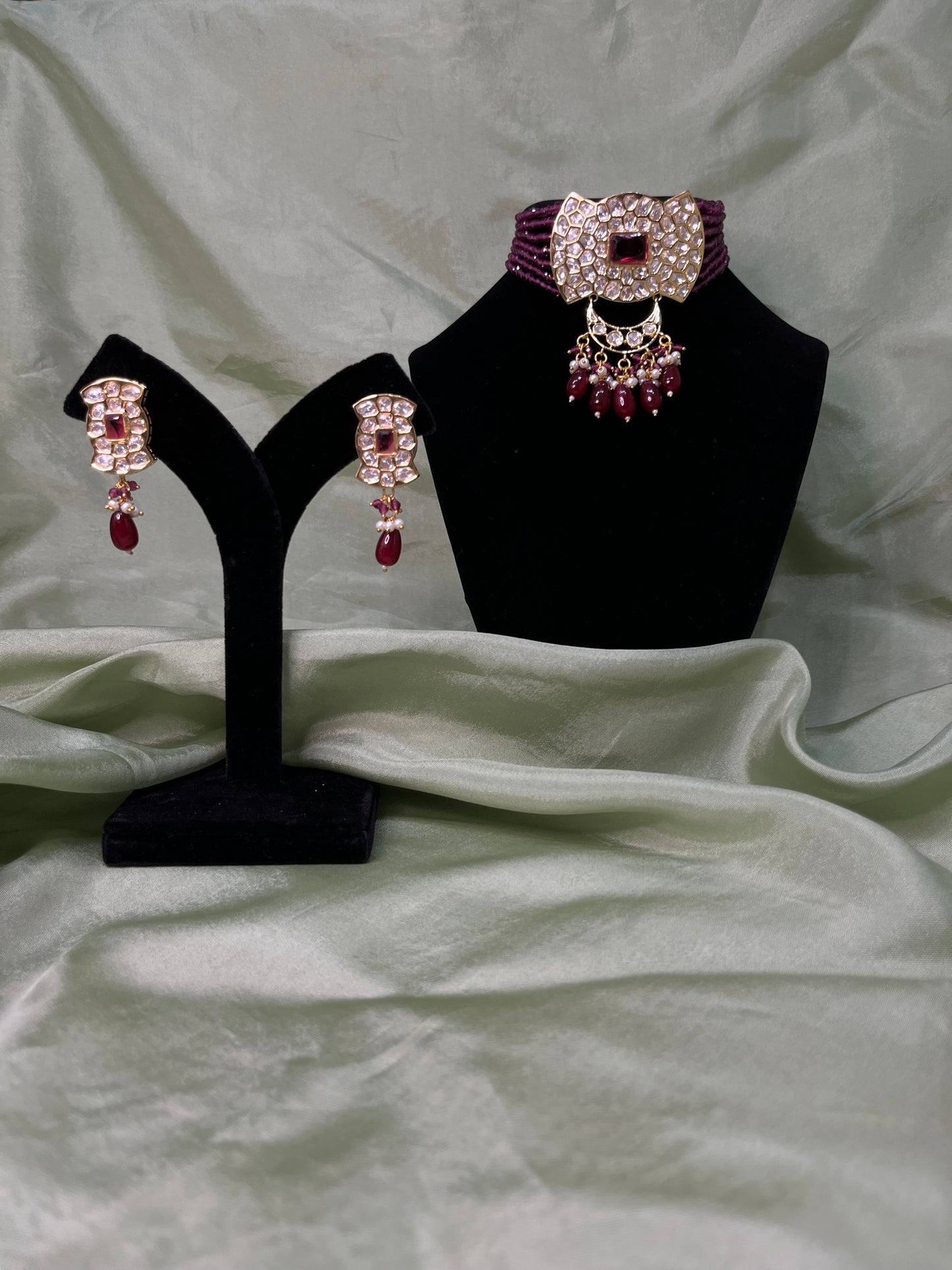Maroon Tiyani kundan choker set