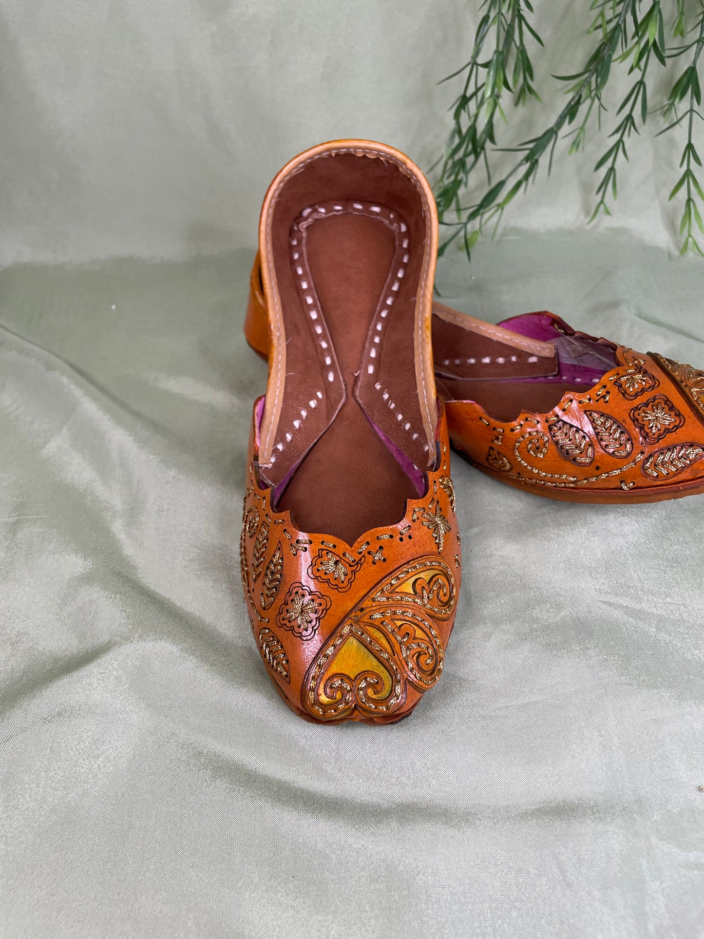 Leather Punjabi jutti