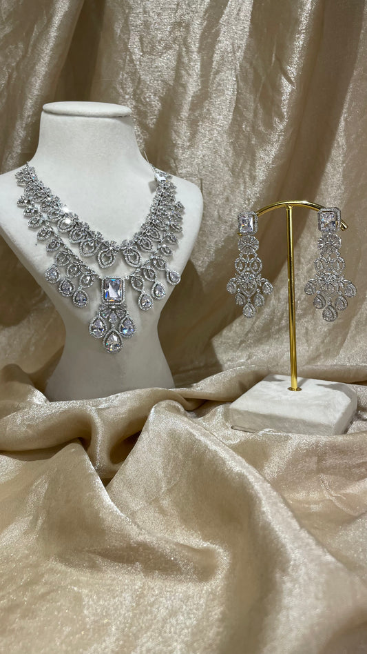 heavy American diamond necklace