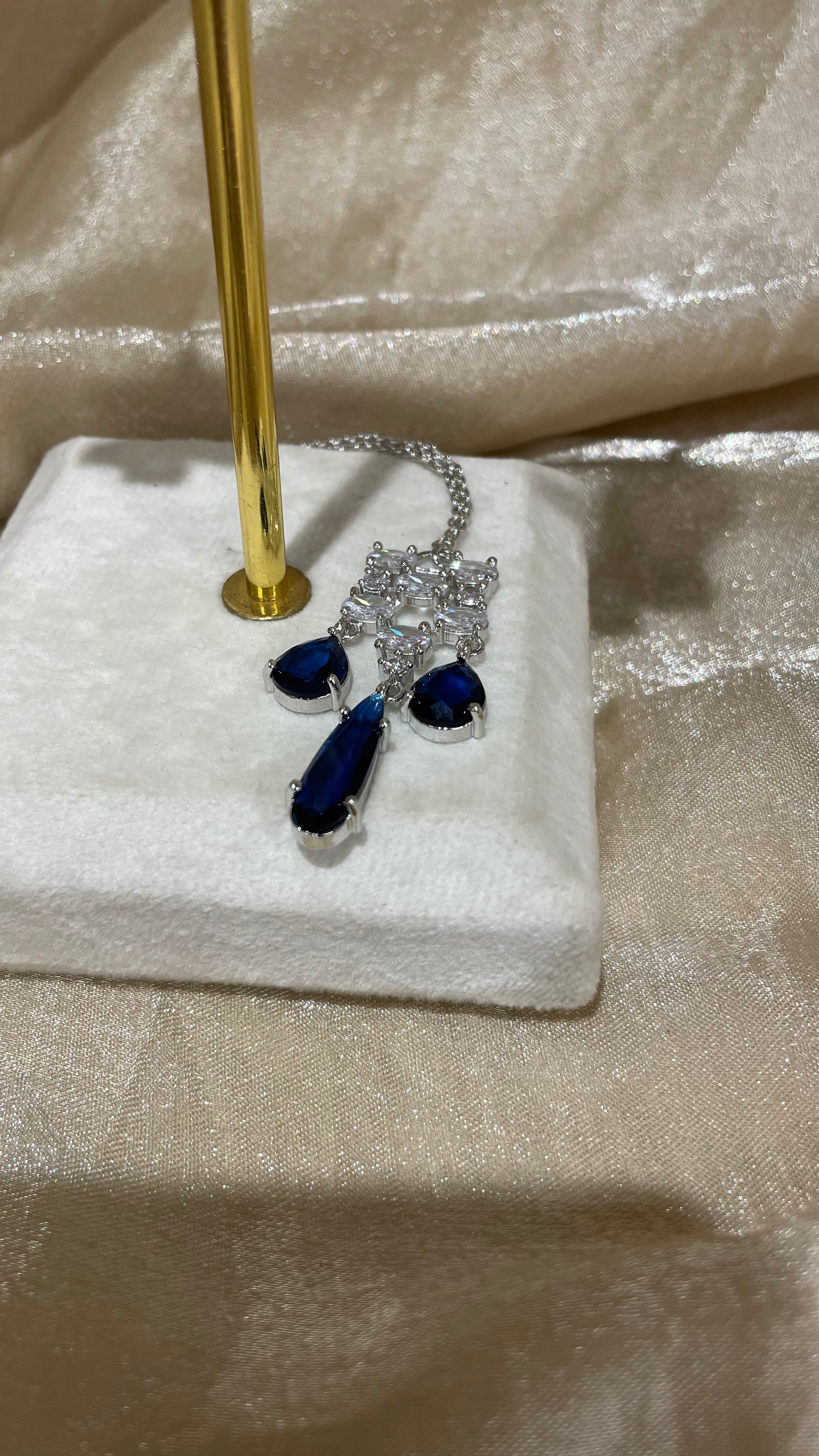 navy blue necklace set