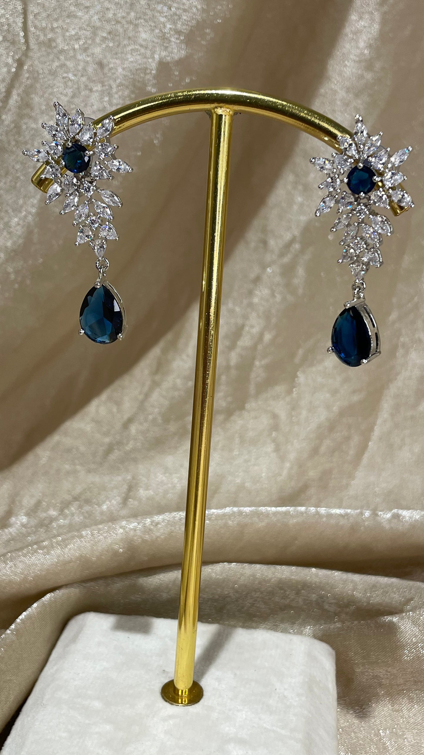 navy blue necklace set
