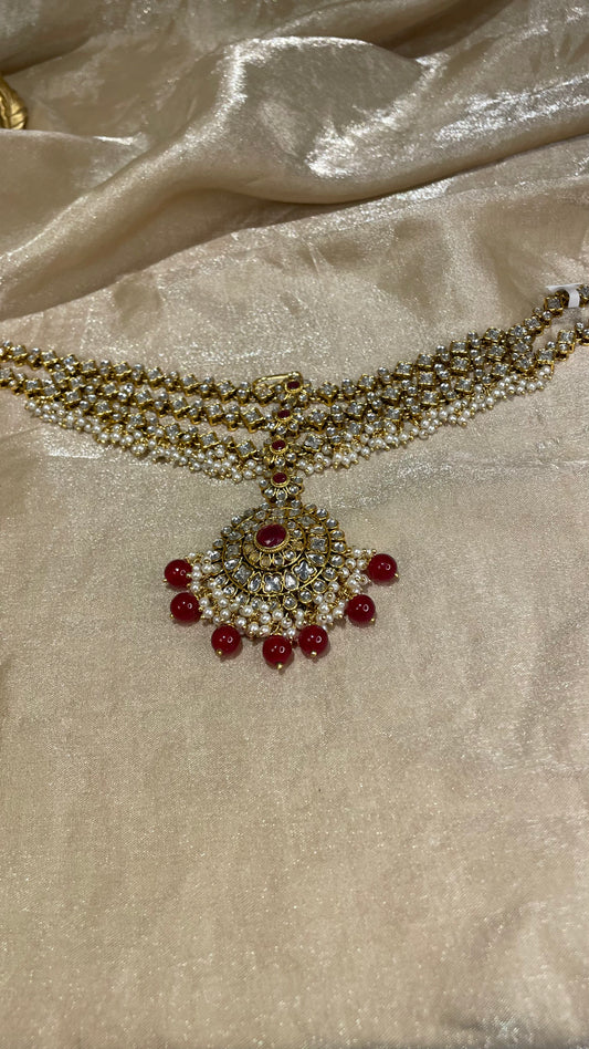 maroon matha patti