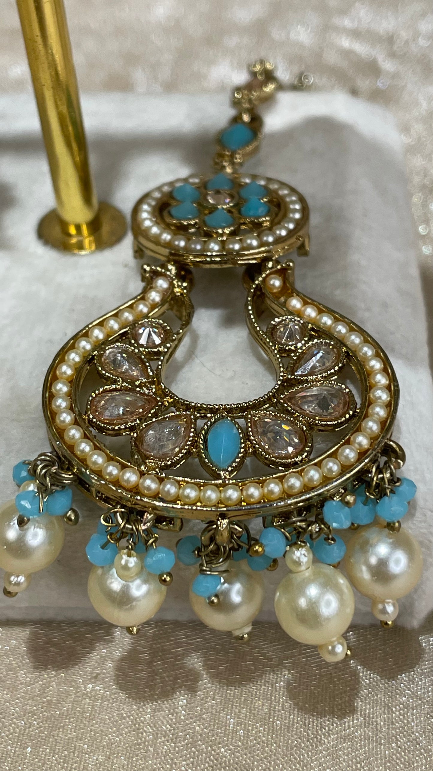 sky blue earring/tikka set