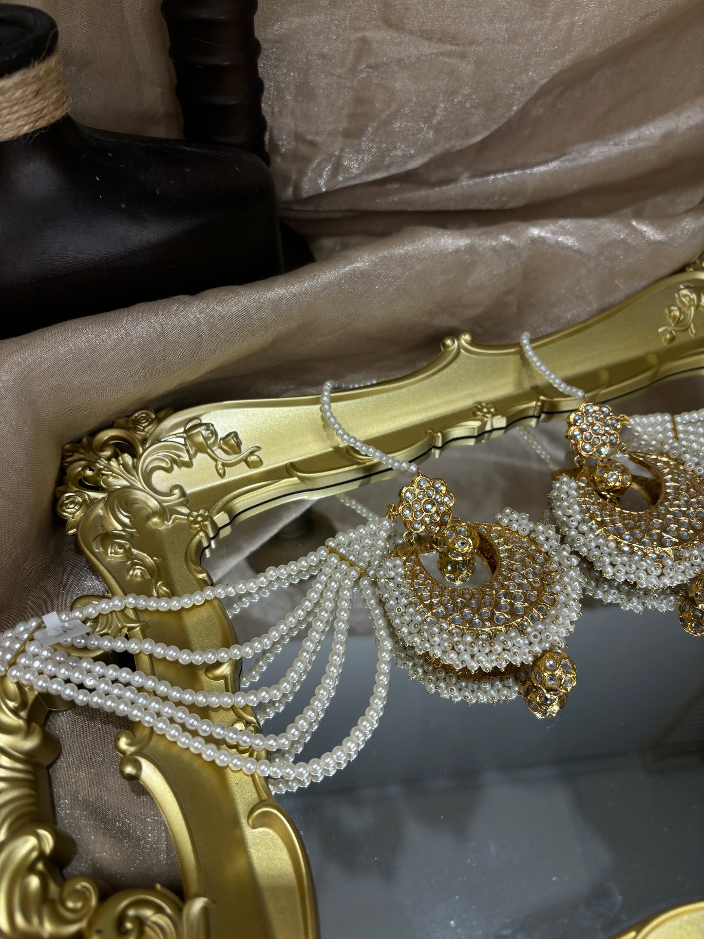 Gold thappa kundan sahare earrings