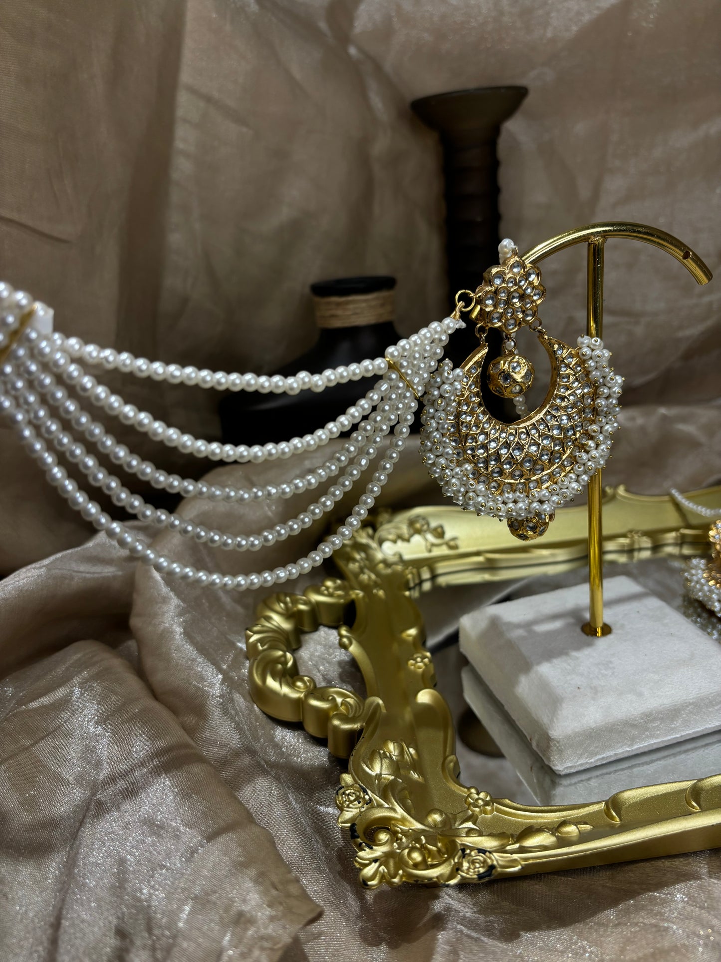 Gold thappa kundan sahare earrings