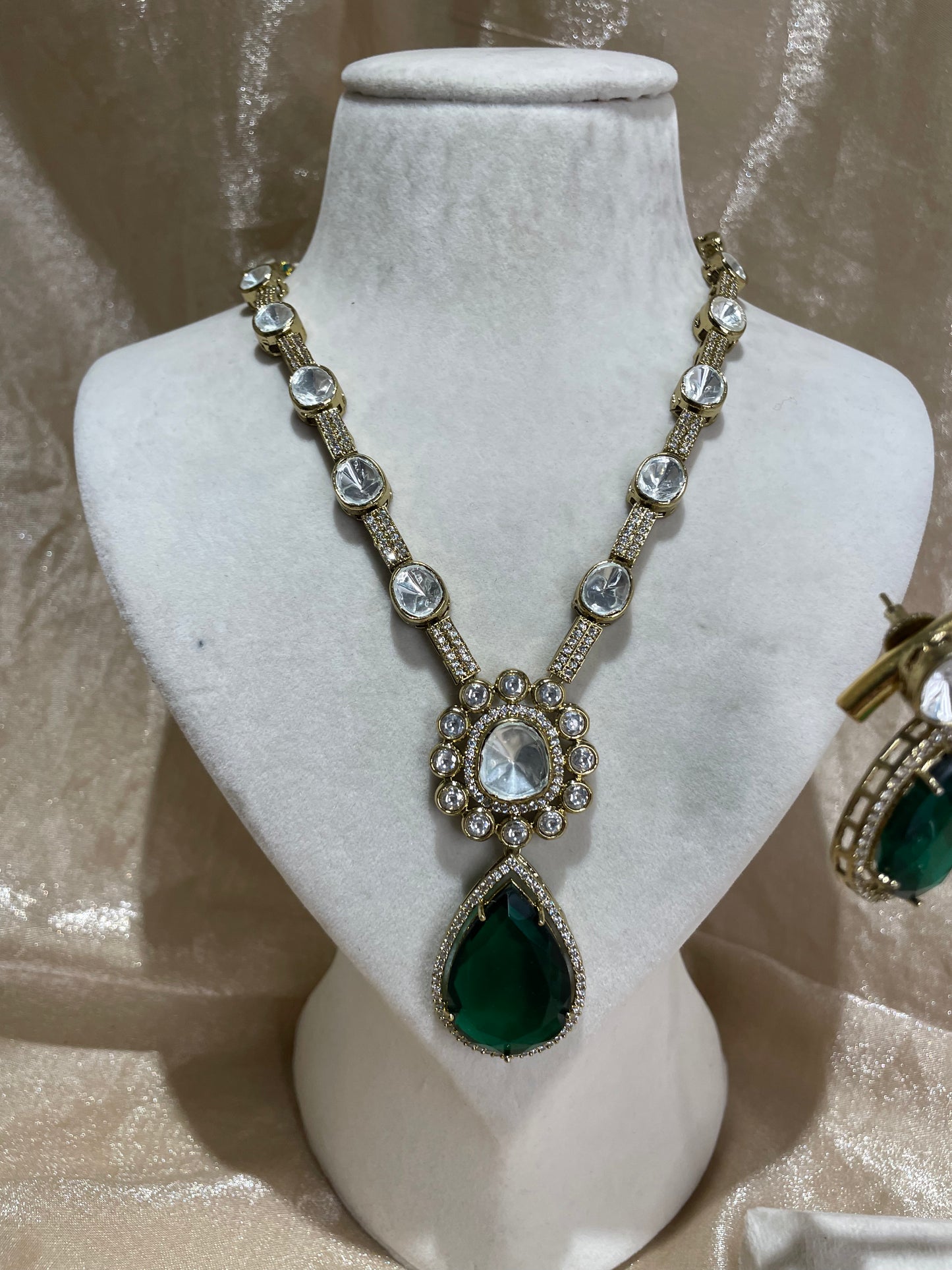 emerald green necklace set