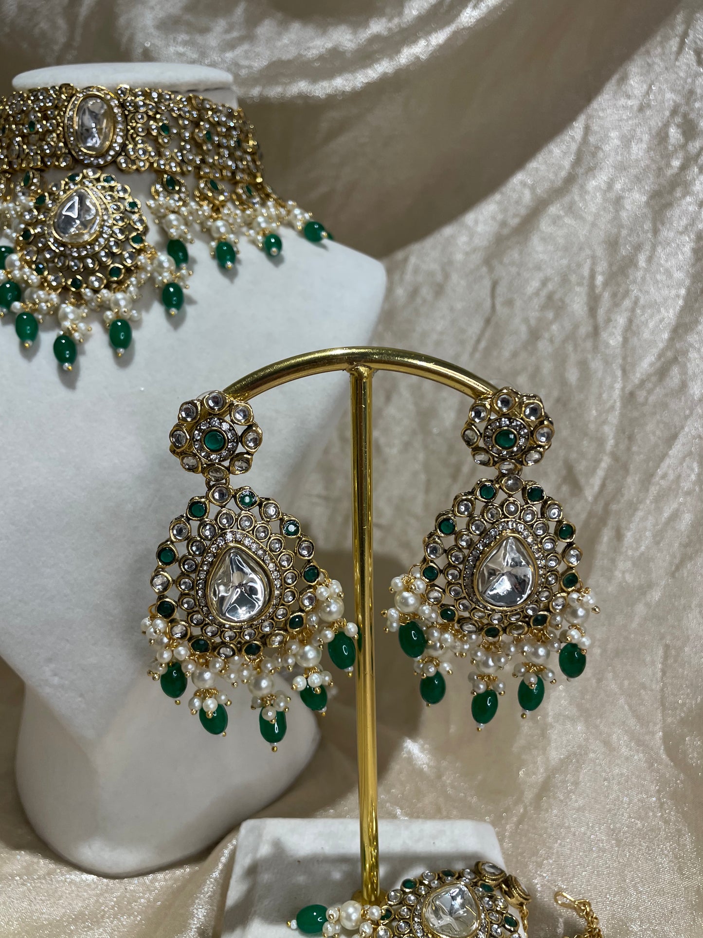 emerald green choker set