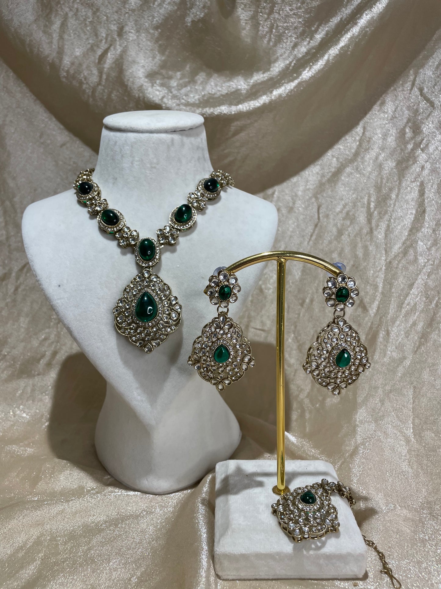 emerald green necklace set