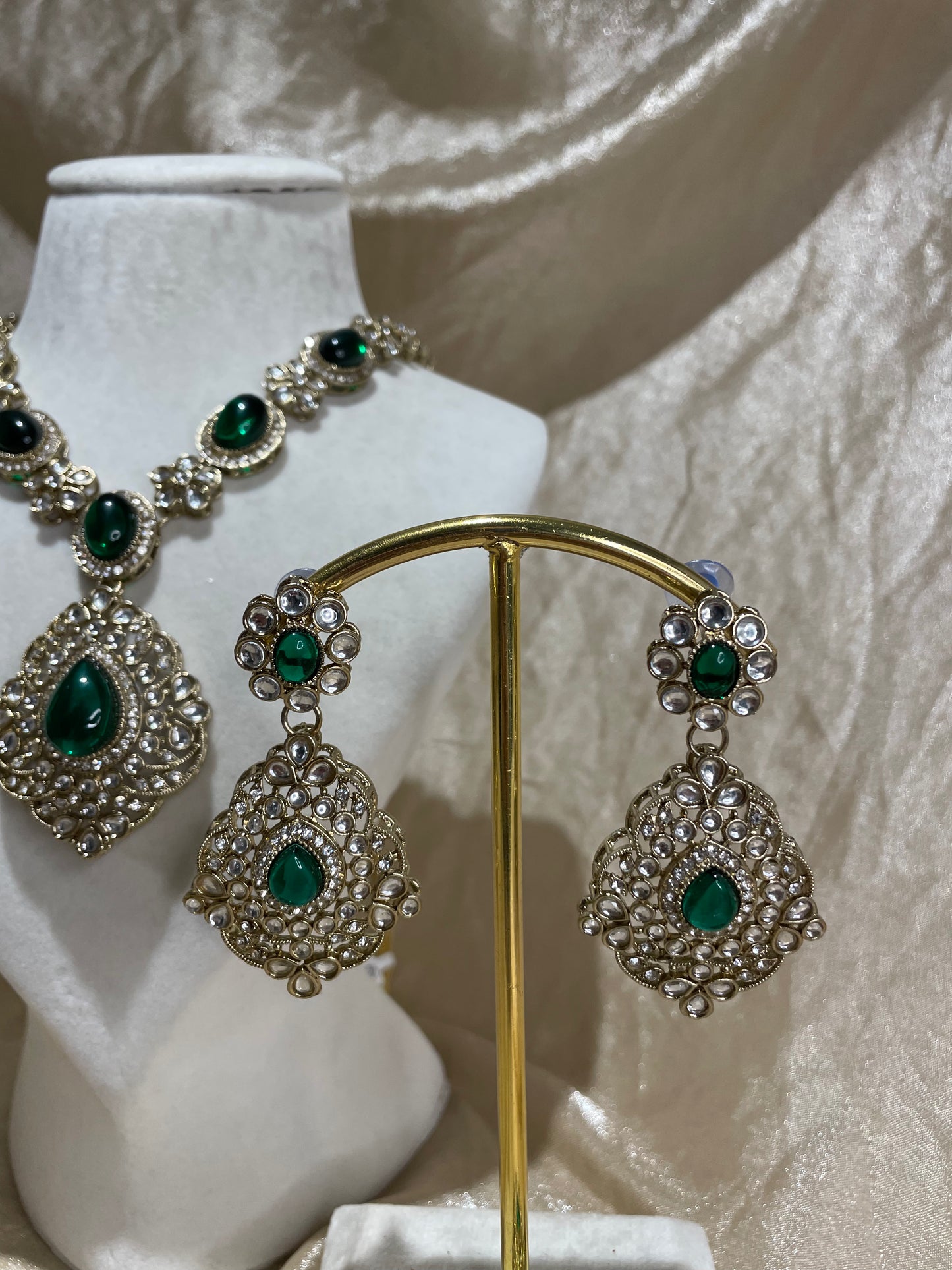 emerald green necklace set