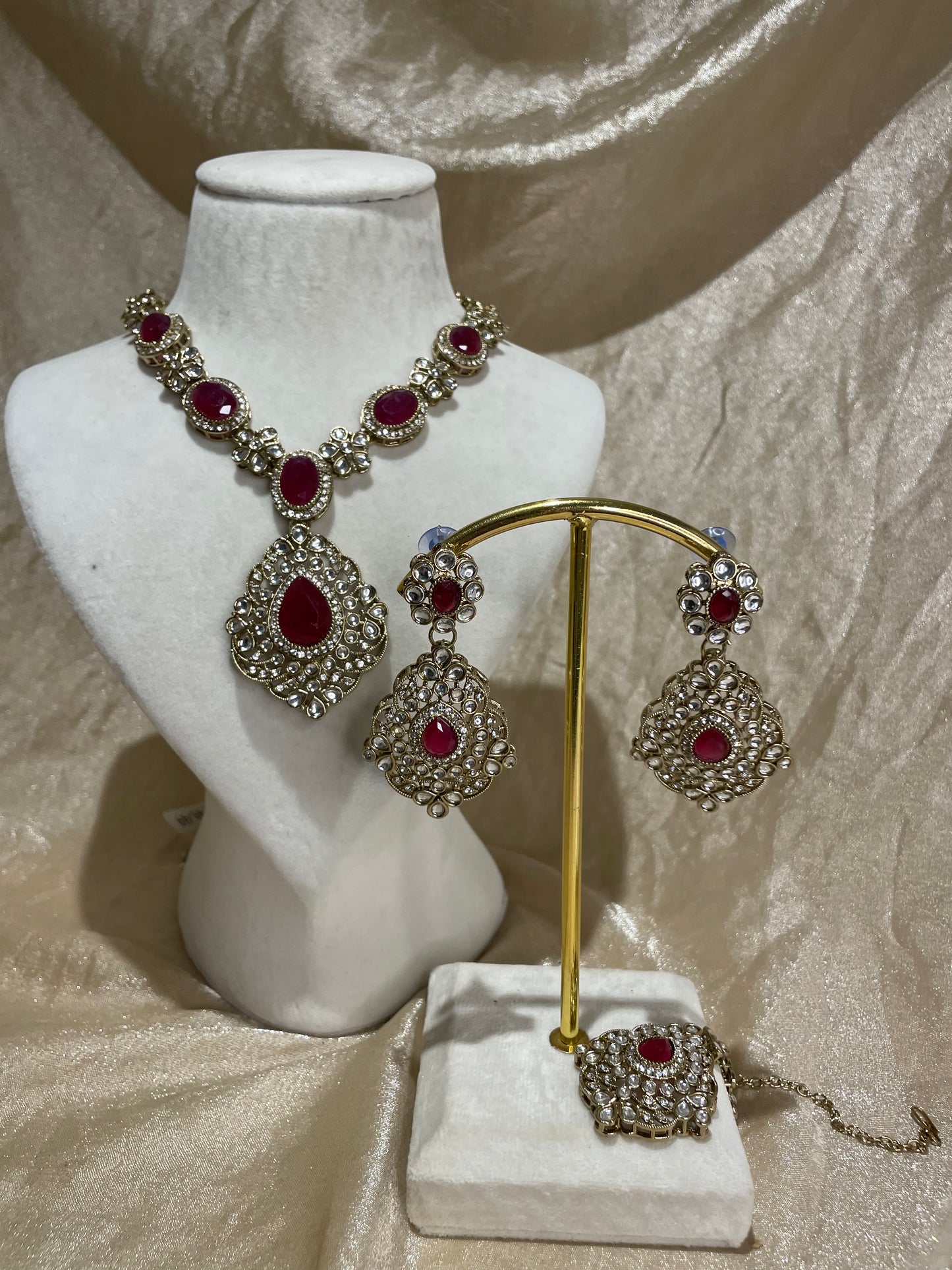 maroon necklace set