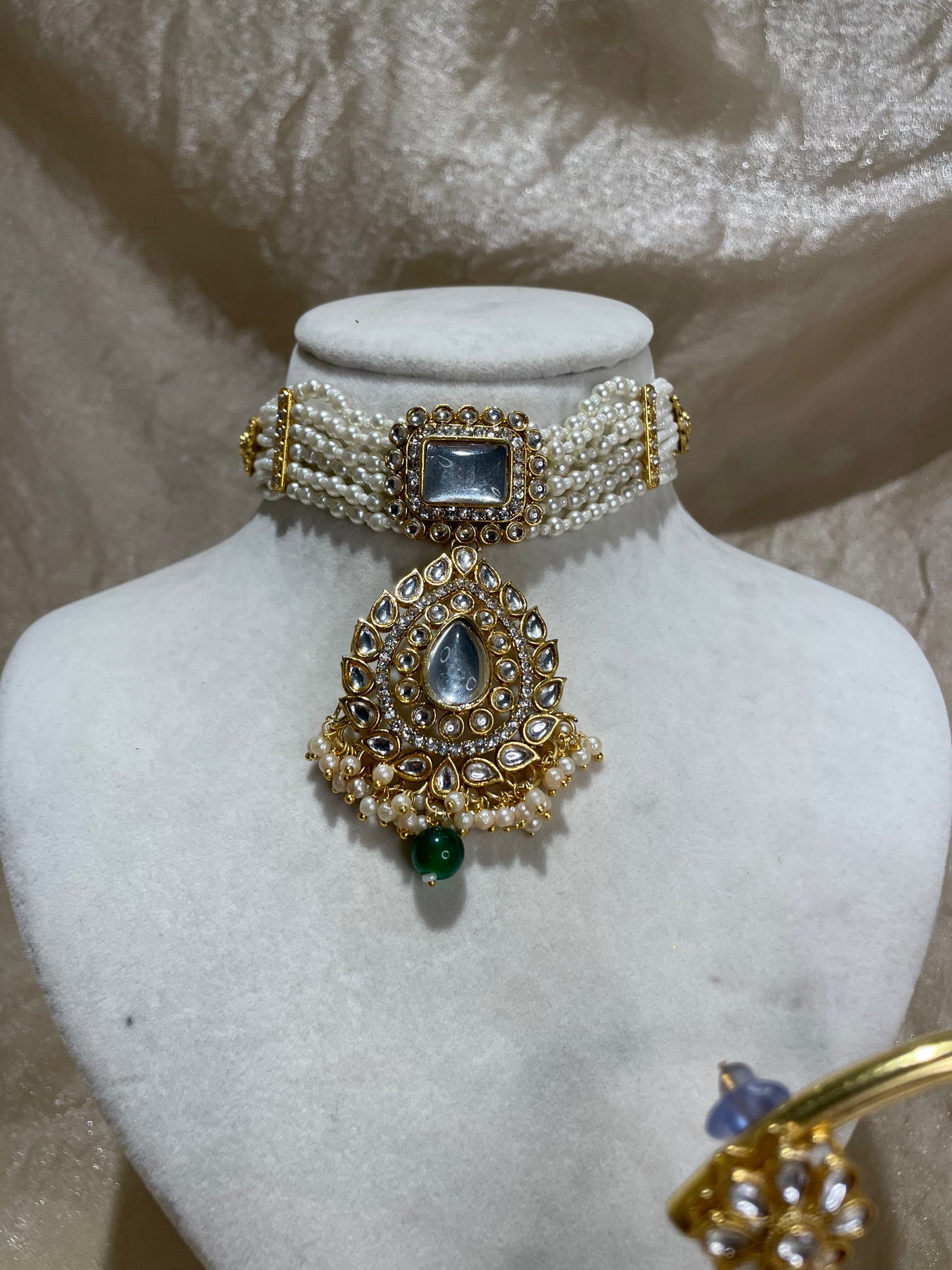 emerald green choker set