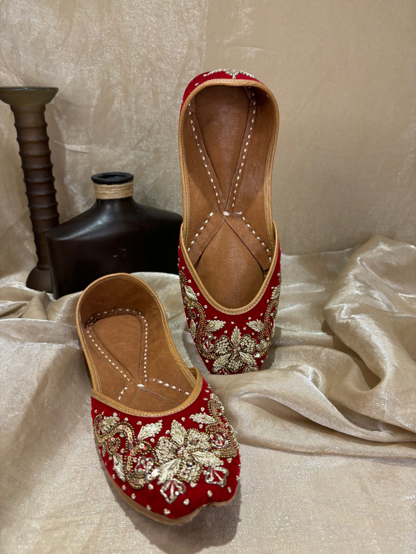 Maroon Punjabi jutti