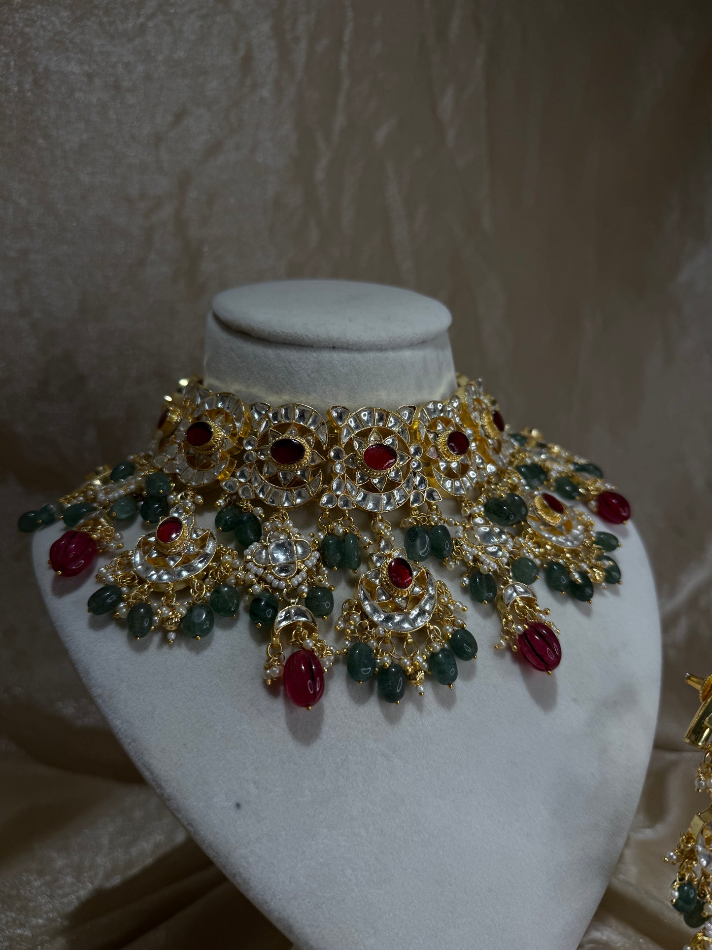 maroon and emerald green choker set