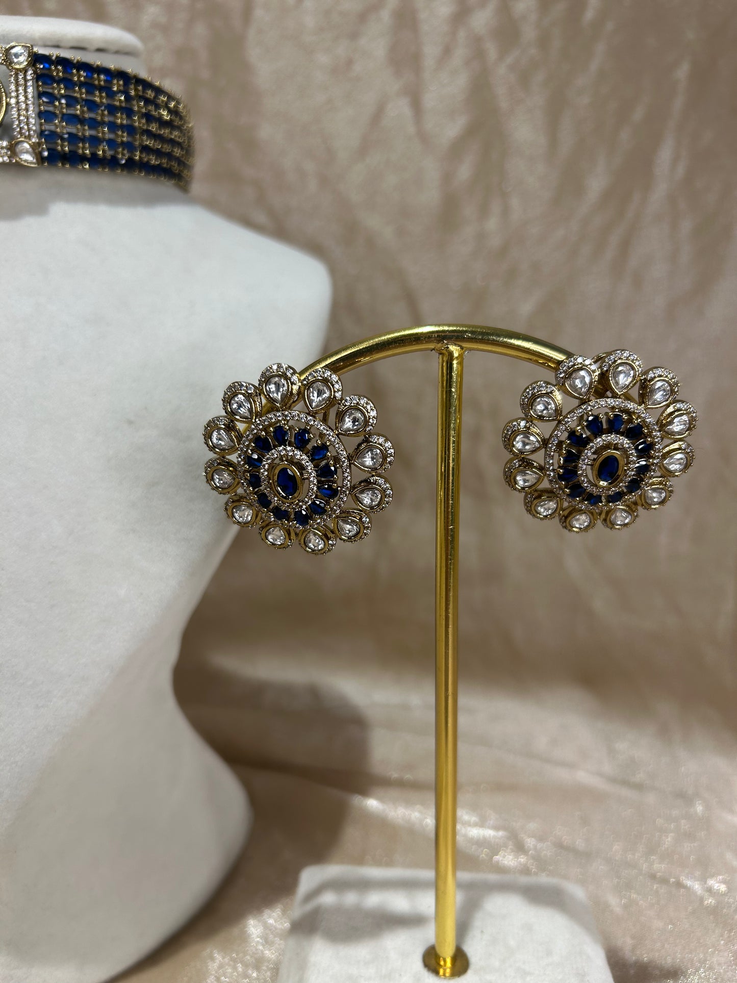 navy blue choker set